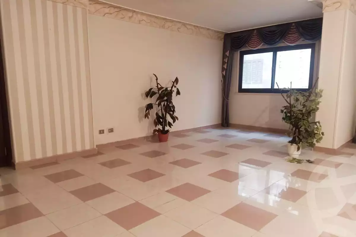 https://aqarmap.com.eg/ar/listing/4053772-for-rent-mostafa-kamel-st