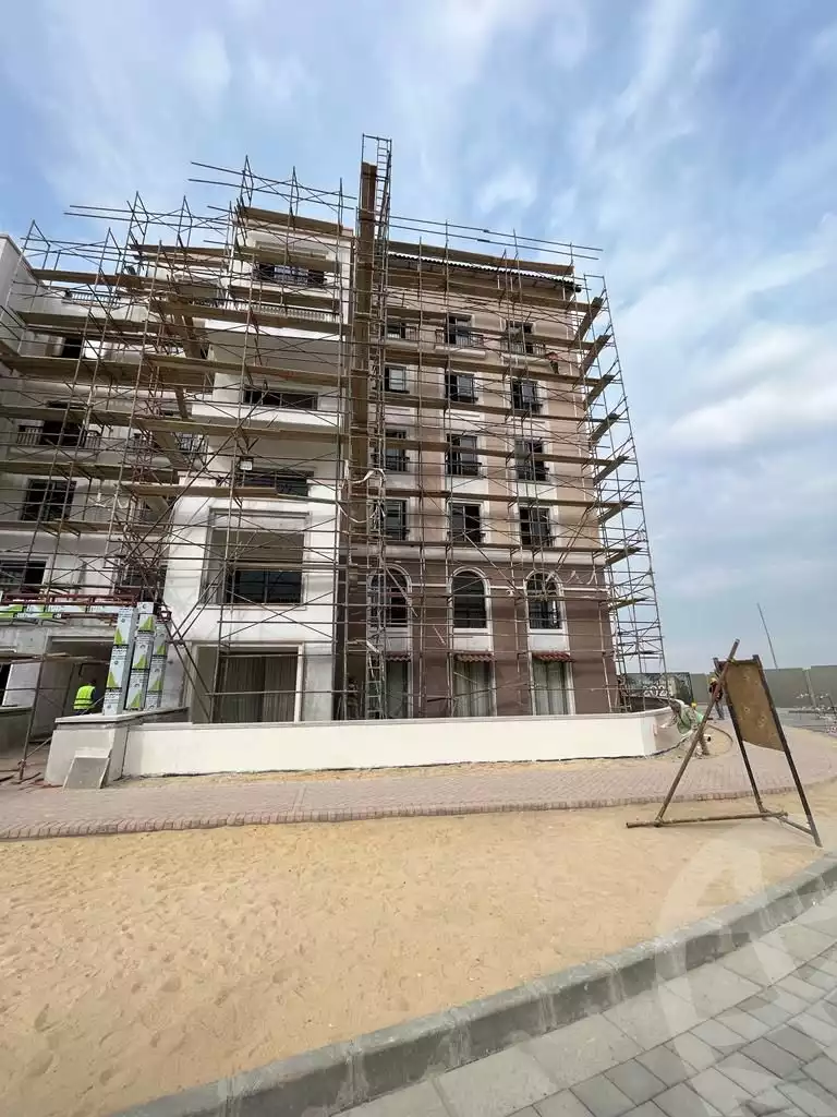 https://aqarmap.com.eg/en/listing/4054394-for-sale-cairo-el-sheikh-zayed-city-compounds-kmbwnd-fyldj-wyst-dr-llttwyr