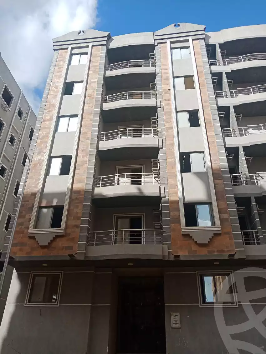 https://aqarmap.com.eg/en/listing/4062107-for-sale-cairo-new-cairo-el-kattameya-compounds-in-kattameya-kmbwnd-mkny-lmnswr-llttwyr