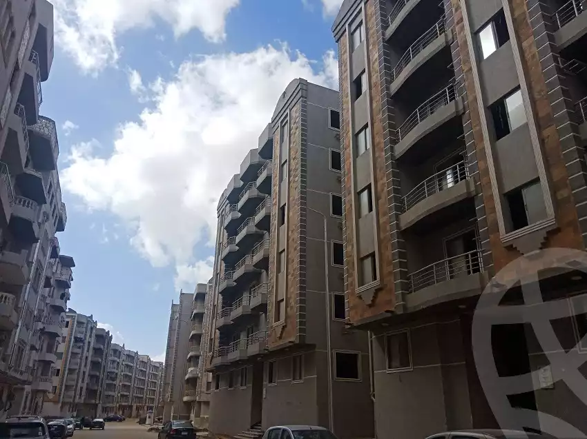 https://aqarmap.com.eg/en/listing/4062107-for-sale-cairo-new-cairo-el-kattameya-compounds-in-kattameya-kmbwnd-mkny-lmnswr-llttwyr