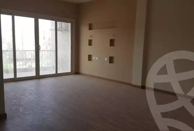 https://aqarmap.com.eg/ar/listing/4072894-for-sale-cairo-el-sheikh-zayed-city-compounds-dh-drys