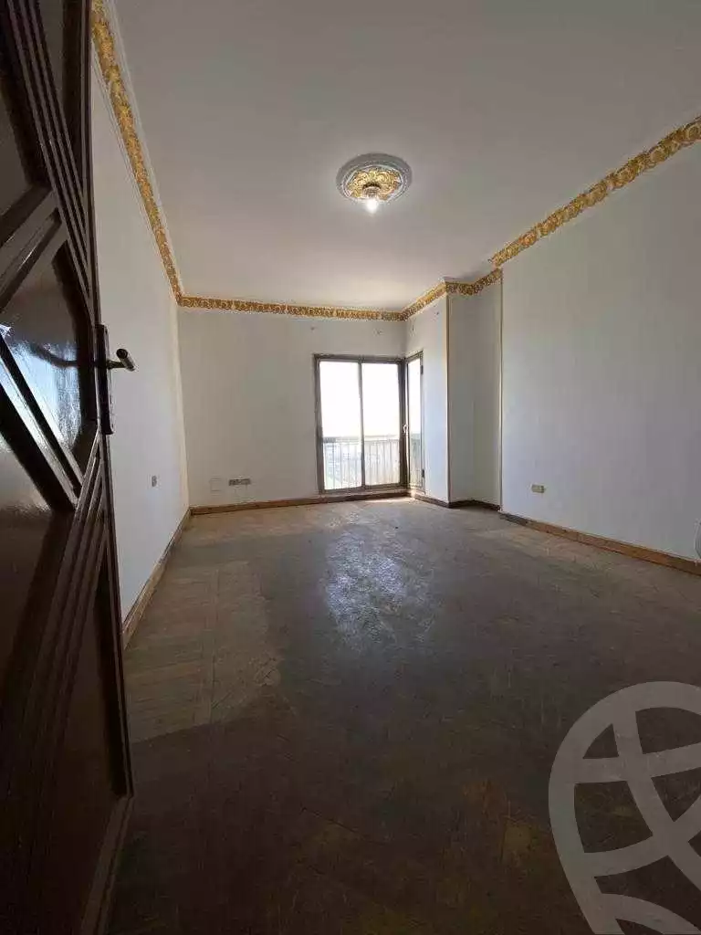 https://aqarmap.com.eg/ar/listing/4068288-for-sale-cairo-shoubra-lkhlfwy-dolenat-st