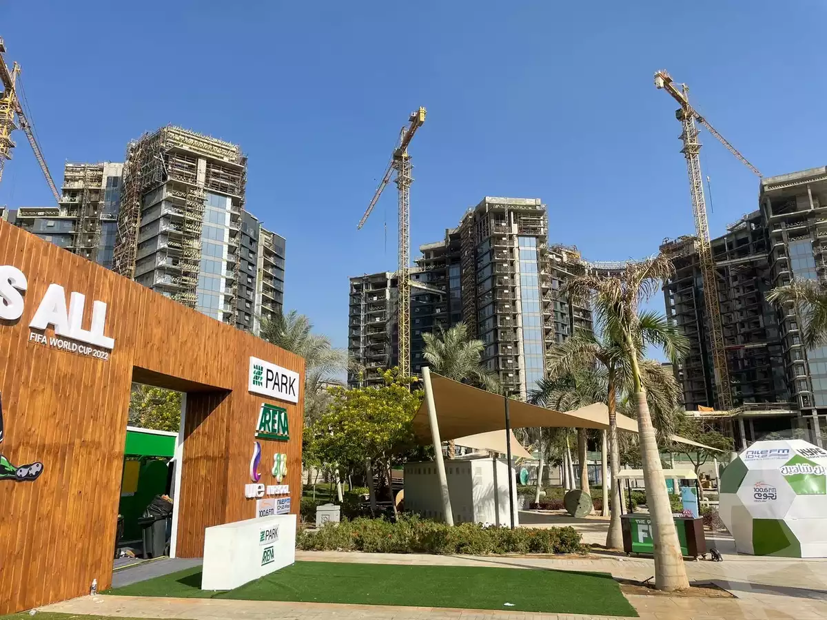 https://aqarmap.com.eg/ar/listing/4083664-for-sale-cairo-el-sheikh-zayed-city-compounds-brj-zyd-wr-llttwyr