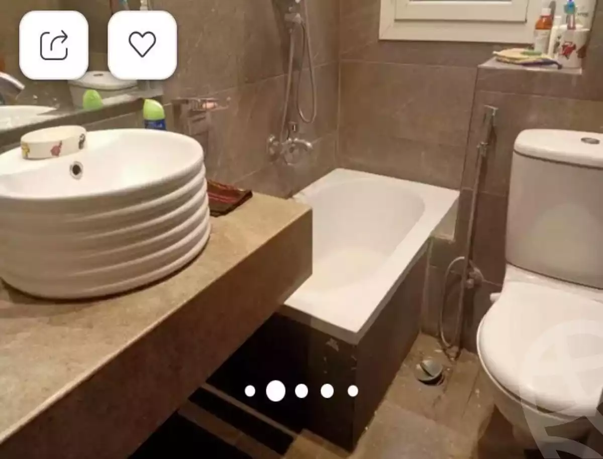 https://aqarmap.com.eg/en/listing/4086106-for-rent-cairo-el-sheikh-zayed-city-compounds-in-sheikh-zayed-royal-meadows