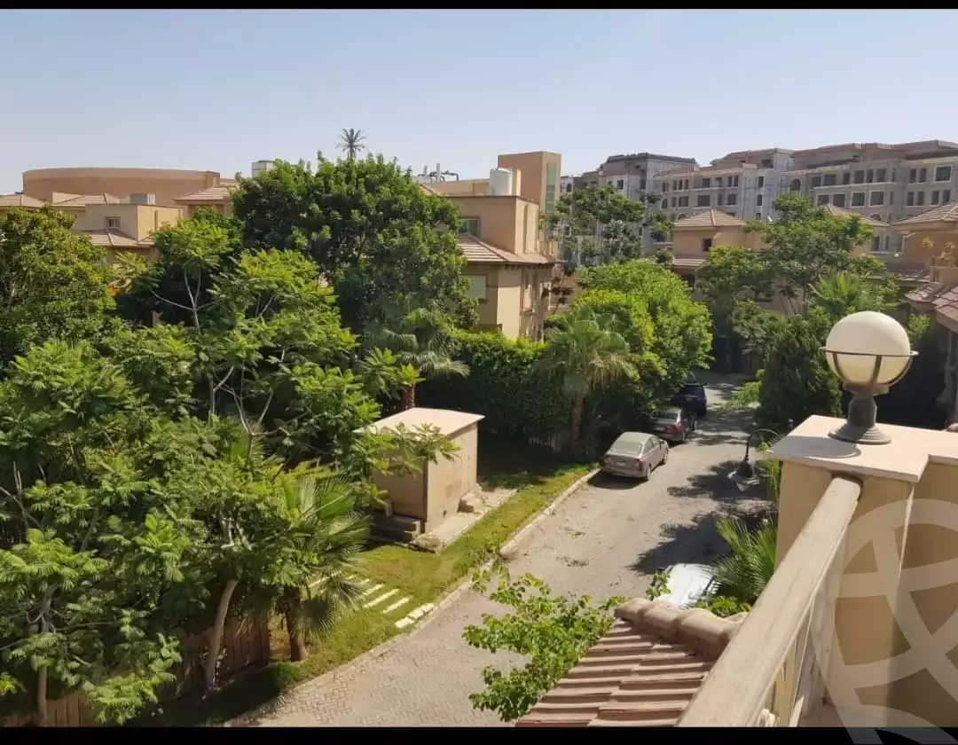https://aqarmap.com.eg/ar/listing/4094210-for-sale-cairo-new-cairo-compounds-moon-valley