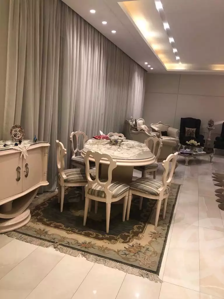 https://aqarmap.com.eg/ar/listing/4100390-for-sale-cairo-el-sheikh-zayed-city-compounds-in-sheikh-zayed-beverly-hills