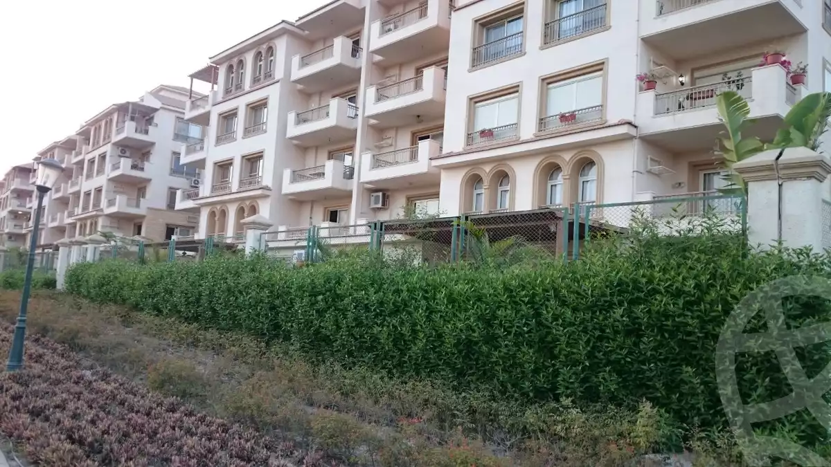 https://aqarmap.com.eg/en/listing/4107423-for-sale-cairo-el-sheikh-zayed-city-compounds-greens