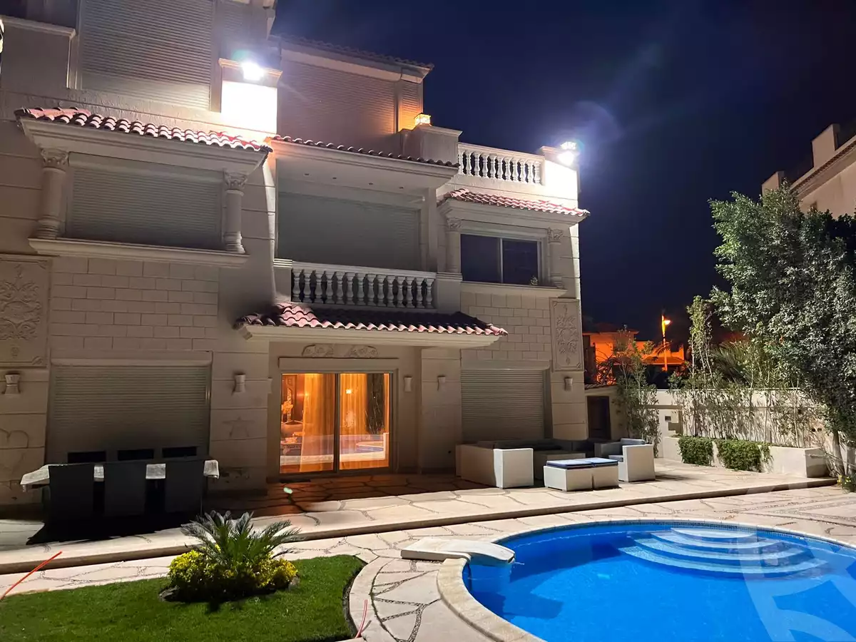 https://aqarmap.com.eg/ar/listing/4110436-for-sale-cairo-el-sheikh-zayed-city-compounds-in-sheikh-zayed-royal-city