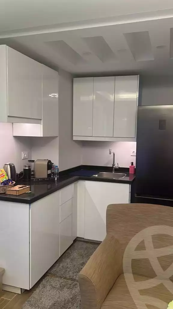 https://aqarmap.com.eg/ar/listing/4117134-for-rent-cairo-el-sheikh-zayed-city-compounds-kmbwnd-wyst-twn-swdyk
