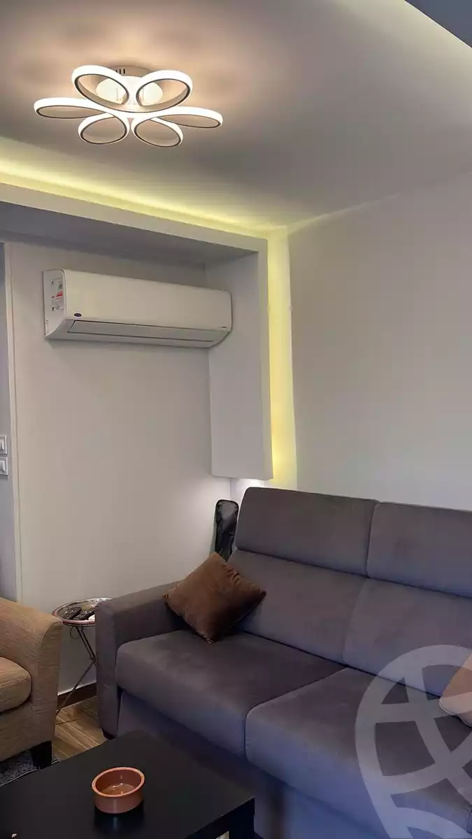 https://aqarmap.com.eg/ar/listing/4117134-for-rent-cairo-el-sheikh-zayed-city-compounds-kmbwnd-wyst-twn-swdyk