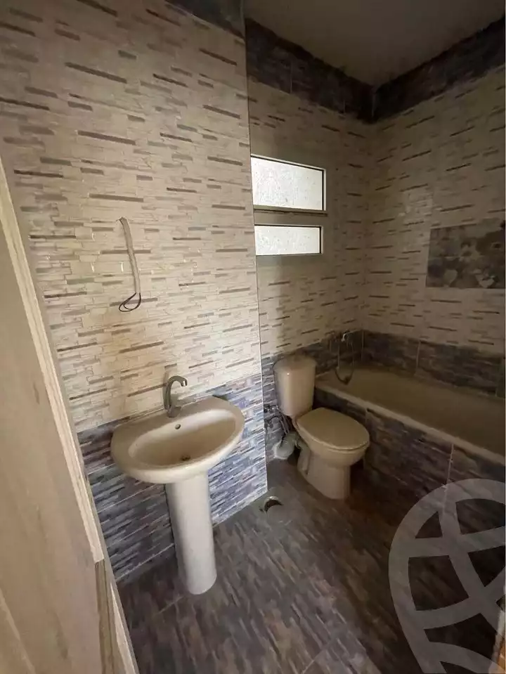 https://aqarmap.com.eg/en/listing/4121221-for-sale-alexandria-moharram-bey-erfan-st