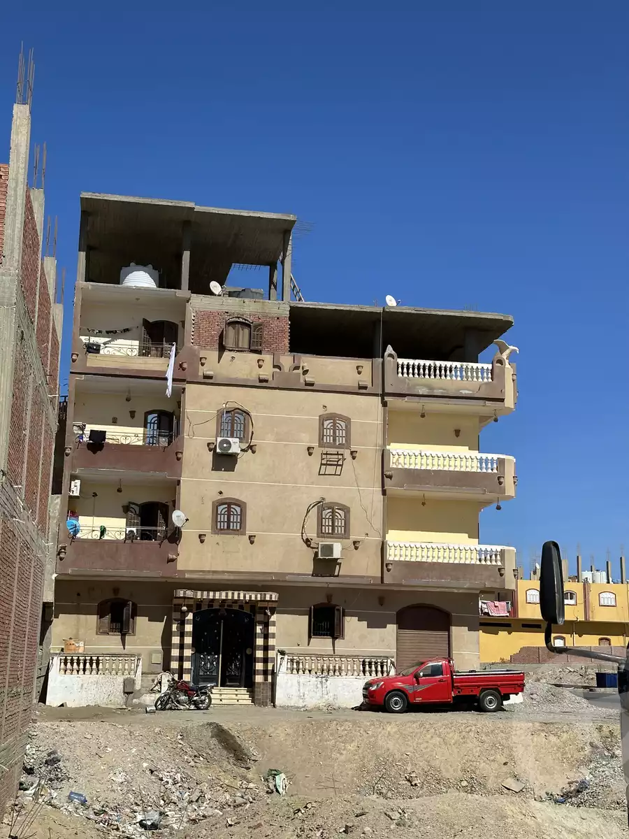 https://aqarmap.com.eg/en/listing/4126439-for-sale-rs-grb-lbhr-lhmr