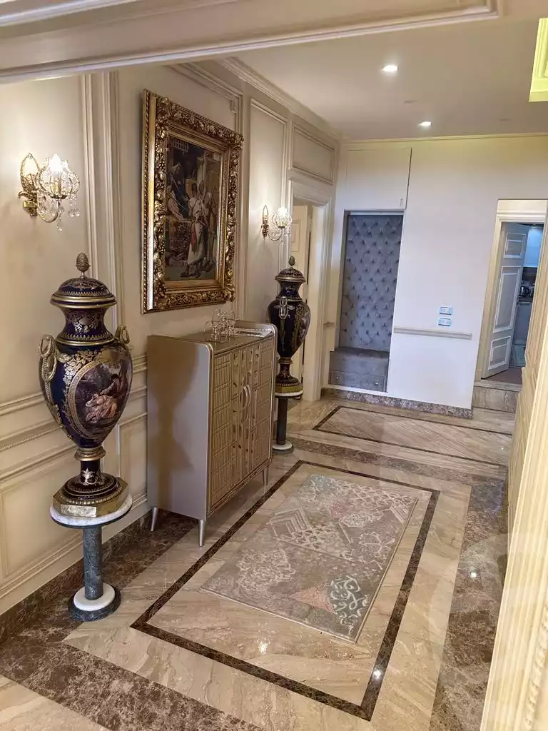 https://aqarmap.com.eg/en/listing/4128462-for-sale-alexandria-kafr-abdo-sant-square-st