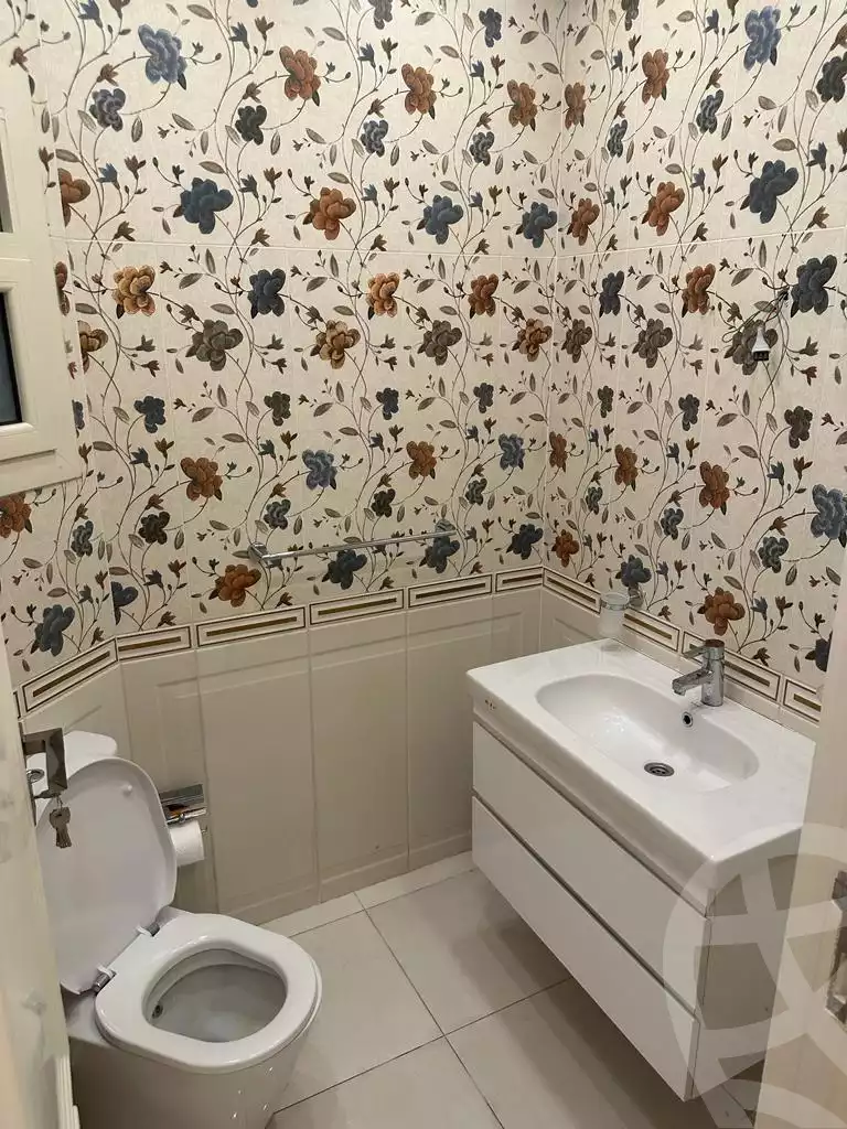 https://aqarmap.com.eg/en/listing/4128462-for-sale-alexandria-kafr-abdo-sant-square-st