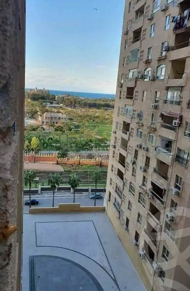 https://aqarmap.com.eg/ar/listing/4135588-for-sale-alexandria-el-montazah-compounds-royal-plaza-compound-al-halawany