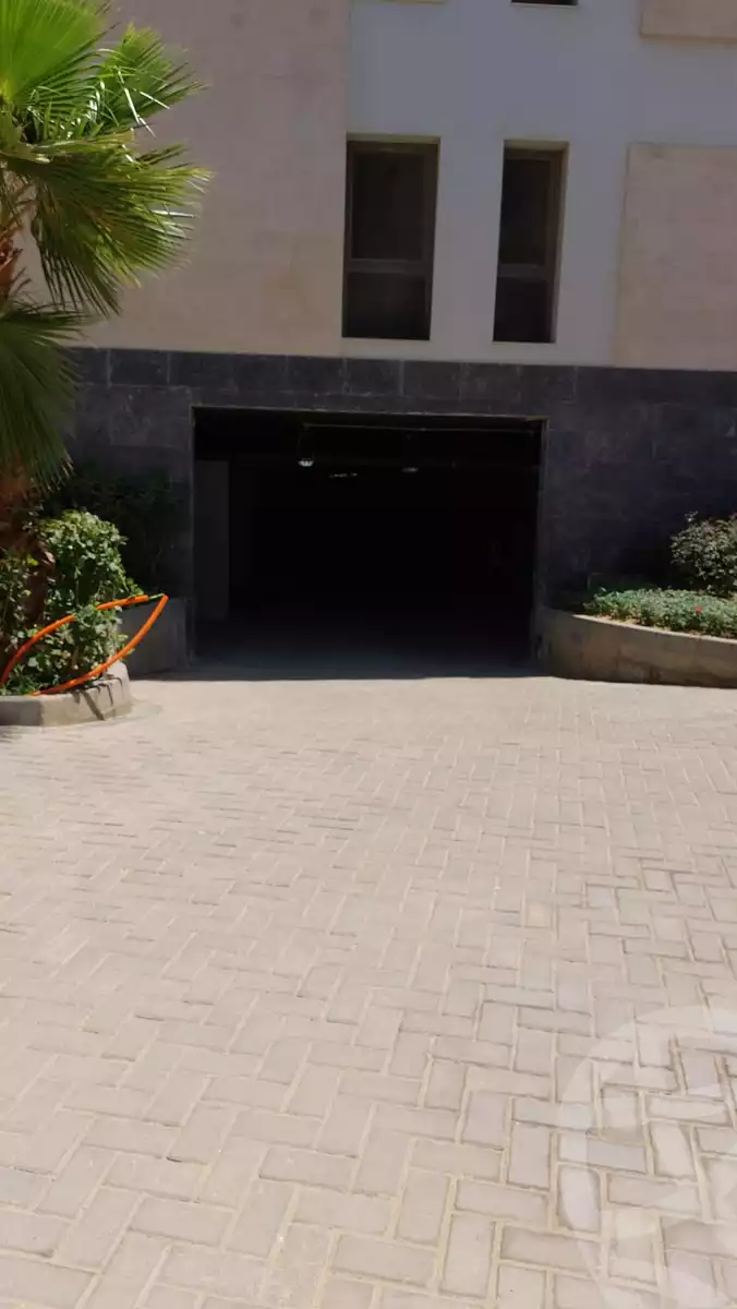 https://aqarmap.com.eg/ar/listing/4152845-for-sale-cairo-new-cairo-compounds-dh-ykwn-ryzdns-styl-hwm