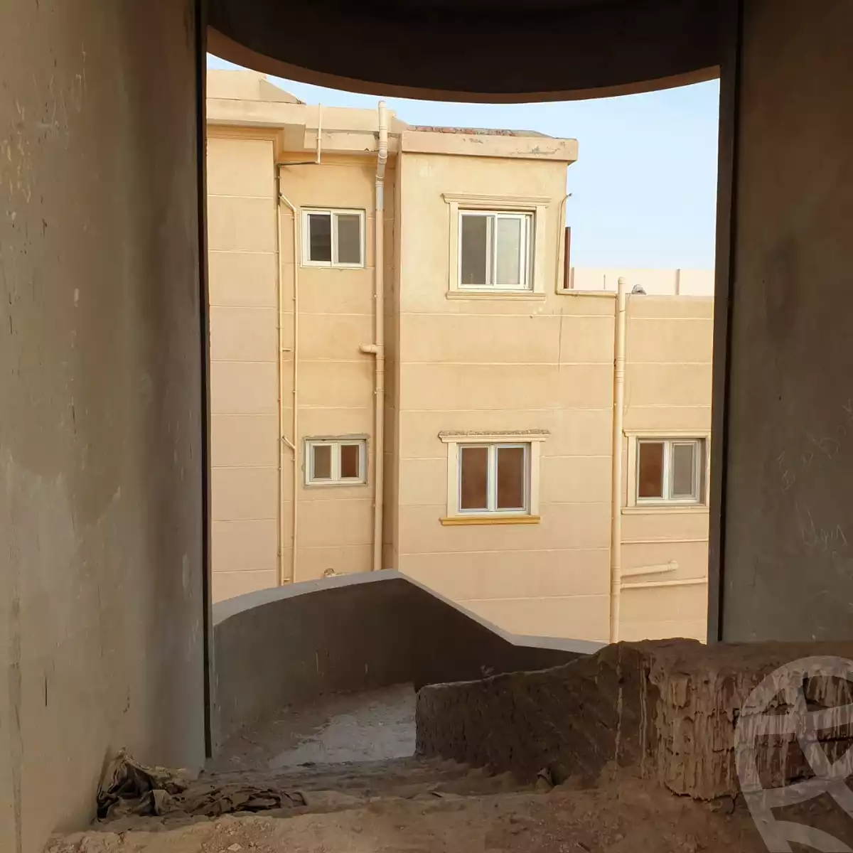 https://aqarmap.com.eg/ar/listing/4153277-for-sale-cairo-el-sheikh-zayed-city-compounds-in-sheikh-zayed-beverly-hills
