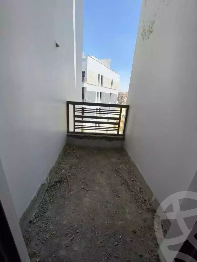 https://aqarmap.com.eg/ar/listing/4155453-for-sale-cairo-new-cairo-compounds-dh-ykwn-ryzdns-styl-hwm