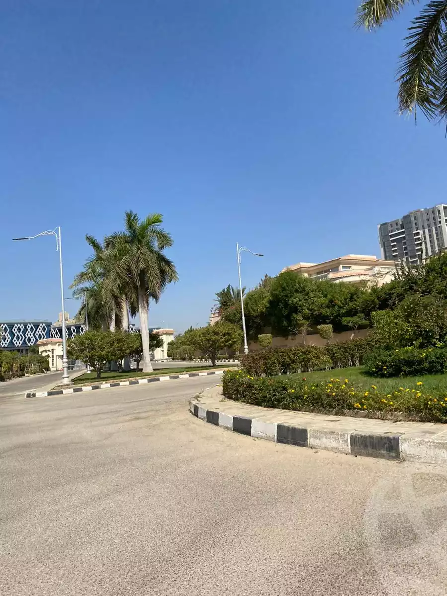 https://aqarmap.com.eg/ar/listing/4157443-for-sale-cairo-6th-of-october-compound-el-worod