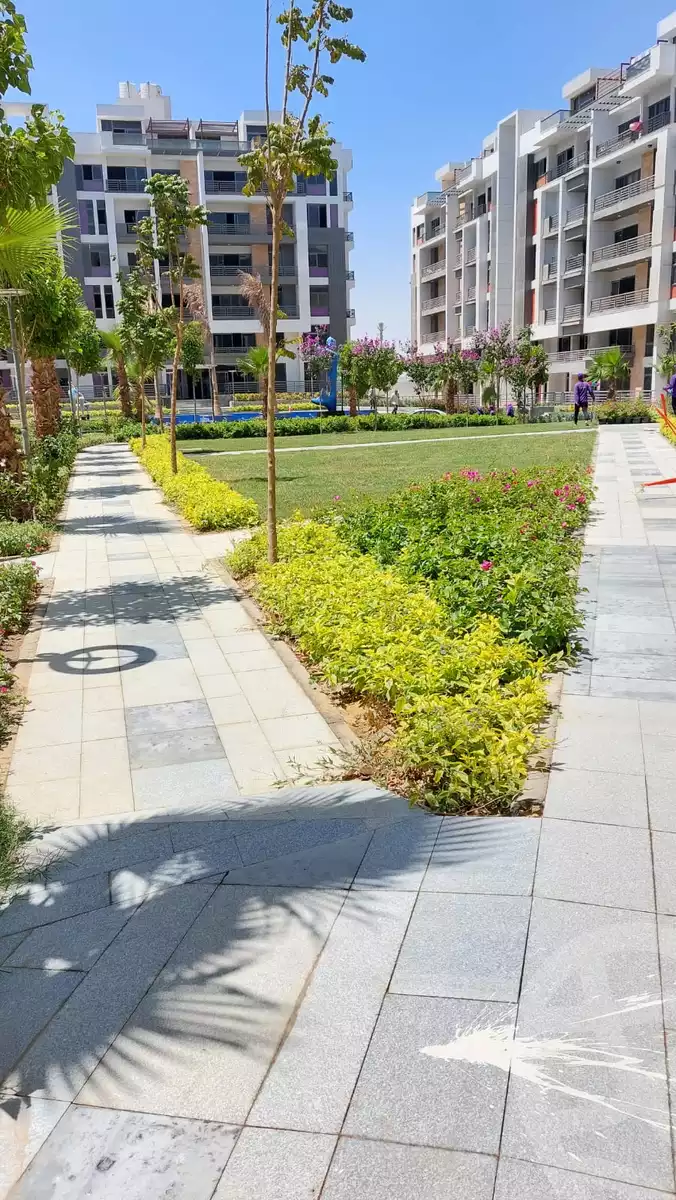 https://aqarmap.com.eg/ar/listing/4157519-for-sale-cairo-new-cairo-compounds-dh-ykwn-ryzdns-styl-hwm