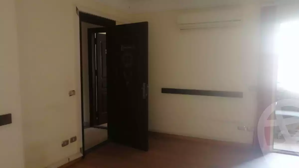 https://aqarmap.com.eg/ar/listing/4732656-for-rent-cairo-downtown-abdeen-roushdy-basha-st