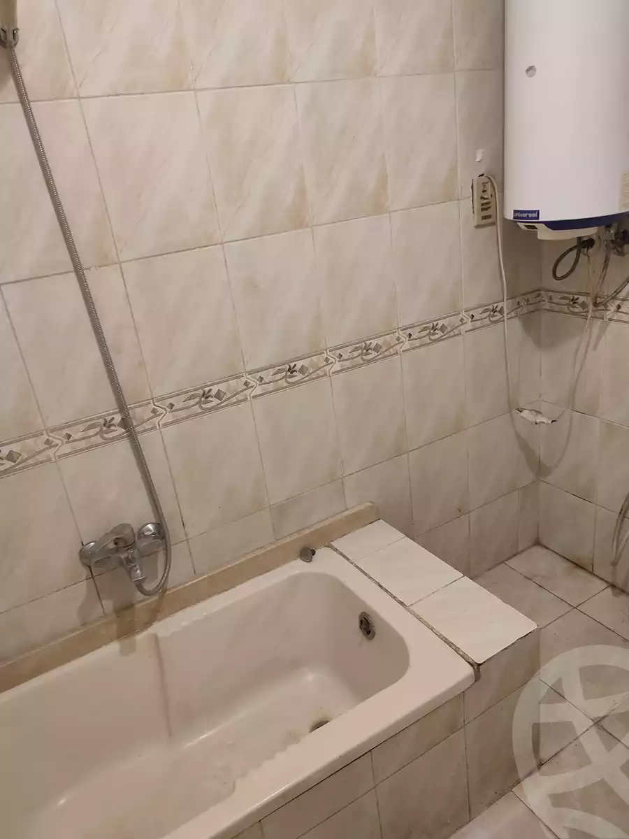 https://aqarmap.com.eg/ar/listing/4159534-for-rent-alexandria-moharram-bey-moharram-bek-st