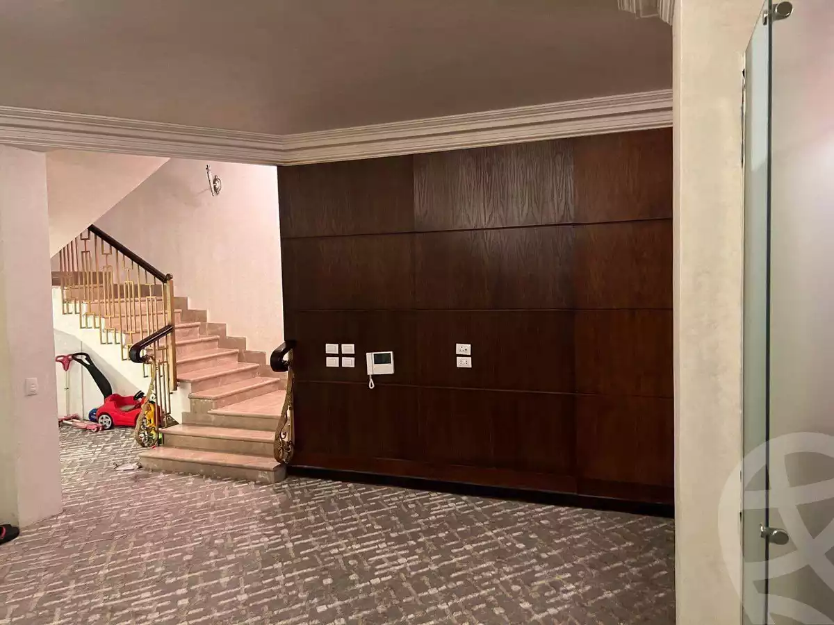 https://aqarmap.com.eg/ar/listing/4167035-for-sale-cairo-el-sheikh-zayed-city-compounds-in-sheikh-zayed-royal-city