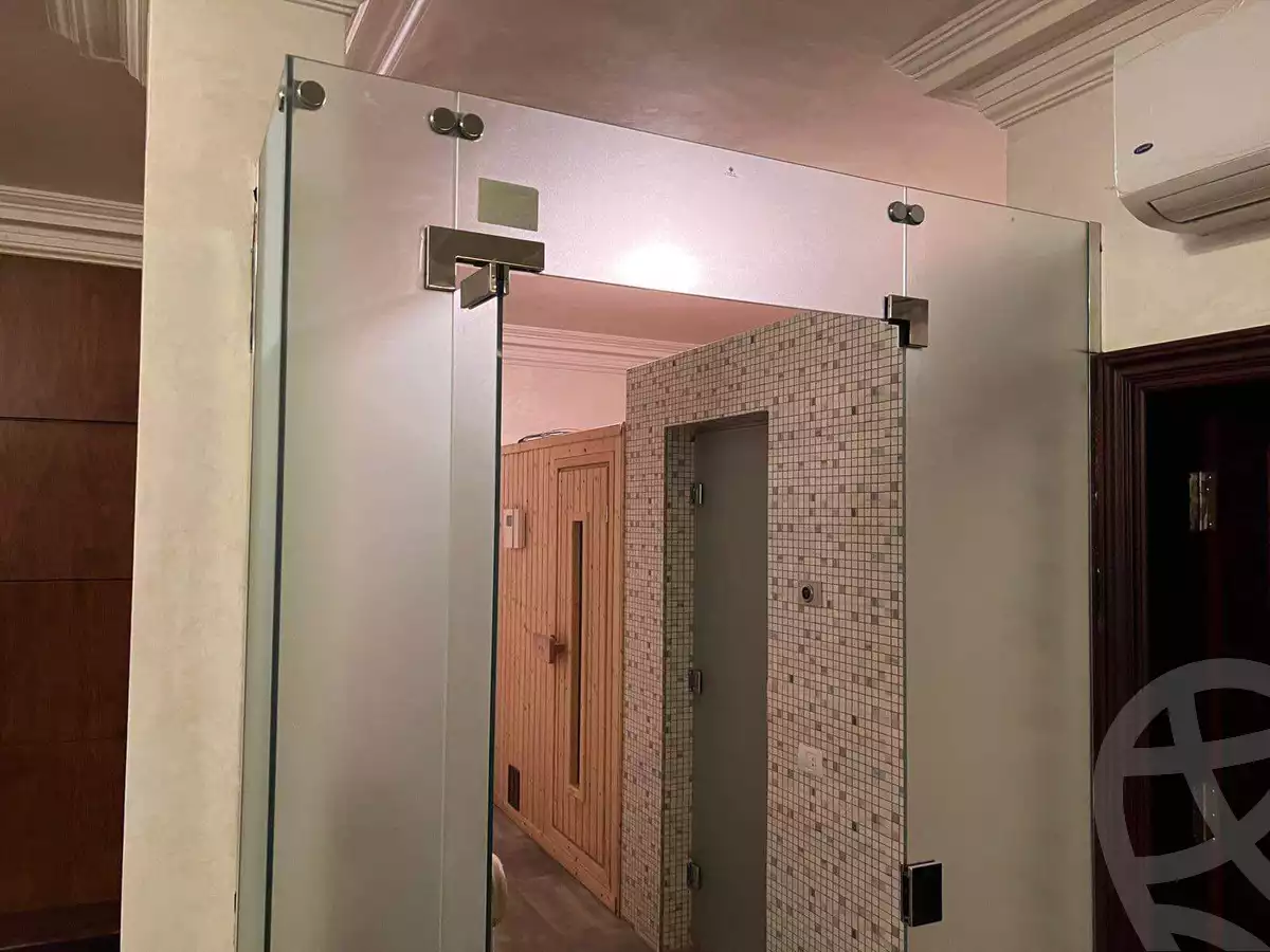 https://aqarmap.com.eg/ar/listing/4167035-for-sale-cairo-el-sheikh-zayed-city-compounds-in-sheikh-zayed-royal-city