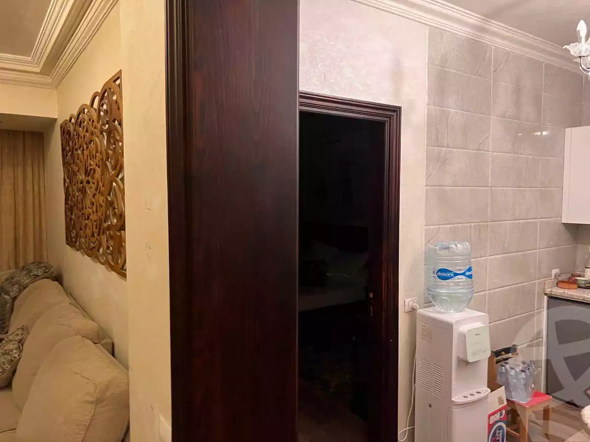https://aqarmap.com.eg/ar/listing/4167035-for-sale-cairo-el-sheikh-zayed-city-compounds-in-sheikh-zayed-royal-city