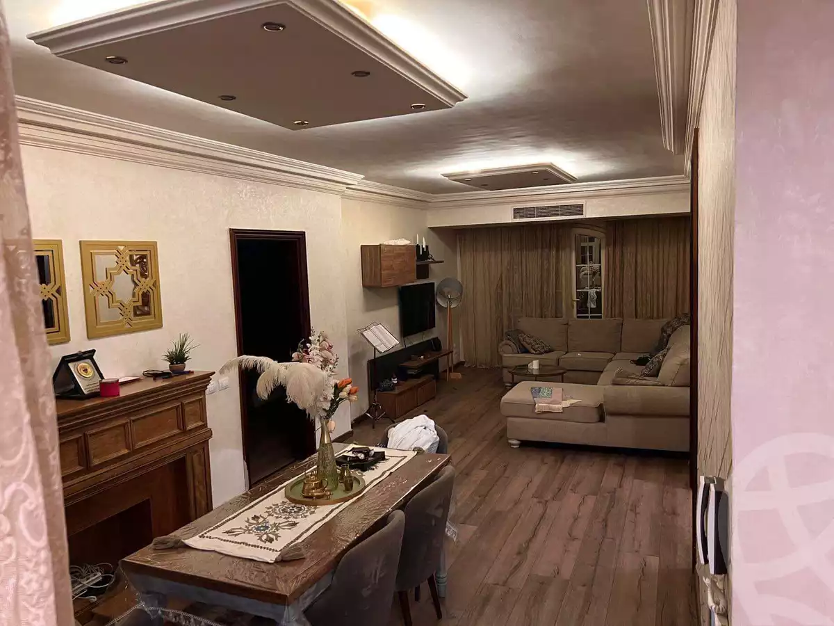 https://aqarmap.com.eg/ar/listing/4167035-for-sale-cairo-el-sheikh-zayed-city-compounds-in-sheikh-zayed-royal-city