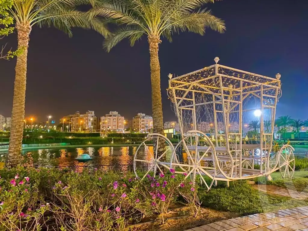 https://aqarmap.com.eg/ar/listing/4167927-for-sale-cairo-el-sheikh-zayed-city-compounds-brj-zyd-wr-llttwyr