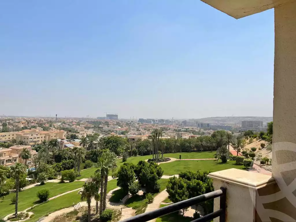 https://aqarmap.com.eg/ar/listing/4168615-for-sale-cairo-el-sheikh-zayed-city-compounds-in-sheikh-zayed-zayed-2000