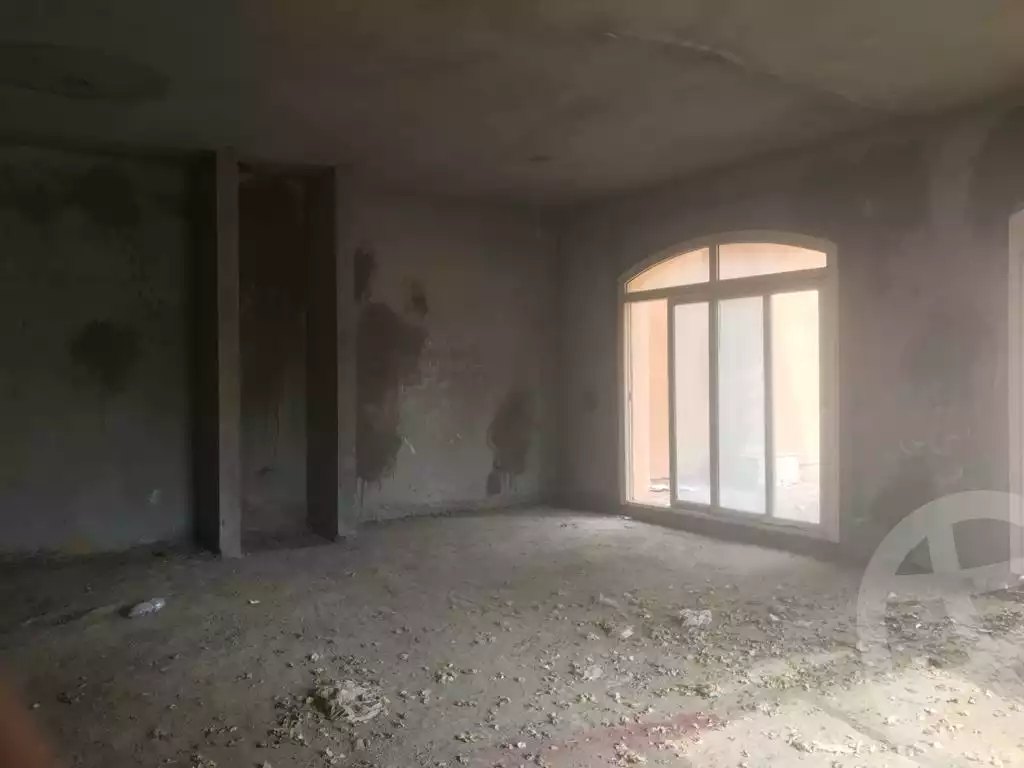 https://aqarmap.com.eg/en/listing/4179152-for-sale-cairo-el-sheikh-zayed-city-compounds-in-sheikh-zayed-royal-meadows