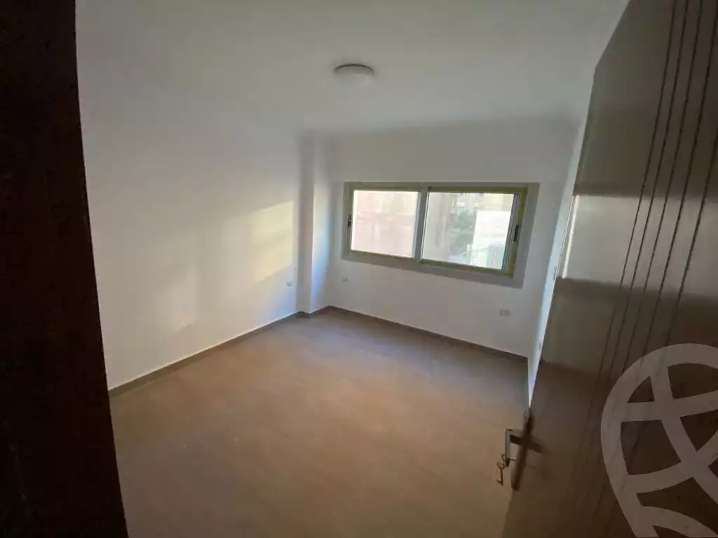 https://aqarmap.com.eg/ar/listing/4190060-for-rent-cairo-mokattam-shareaa-9