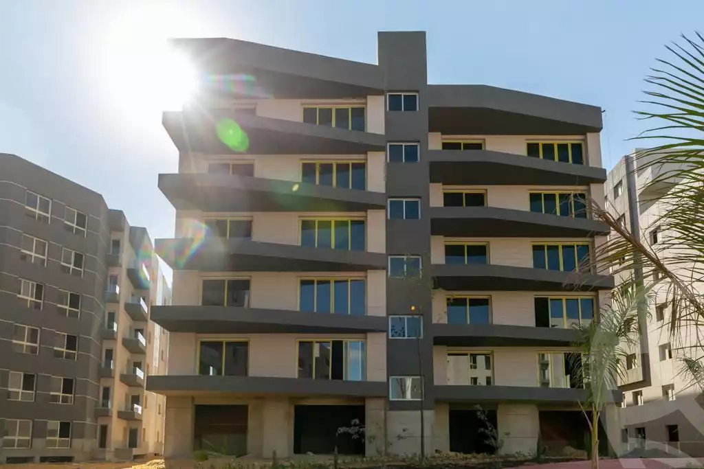 https://aqarmap.com.eg/en/listing/4192395-for-sale-cairo-new-cairo-lmstqbl-syty-compounds-zyzyny-lmstqbl-rdk-llttwyr