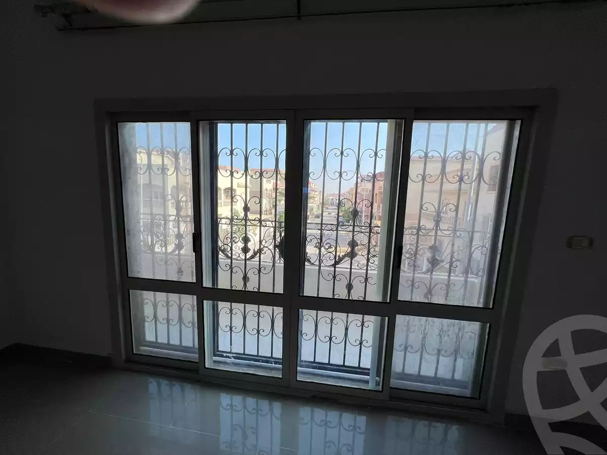 https://aqarmap.com.eg/ar/listing/4193963-for-sale-cairo-el-shorouk-lhy-lthny-grb-neighbourhood-2a-shagaret-al-dor-st