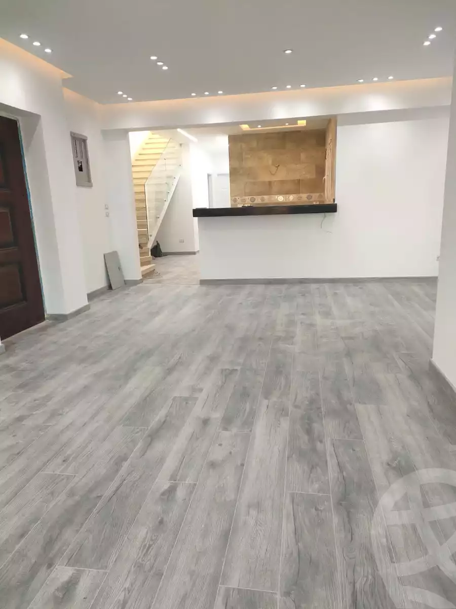 https://aqarmap.com.eg/en/listing/4200199-for-rent-cairo-new-cairo-compounds-mountain-view-hyde-park