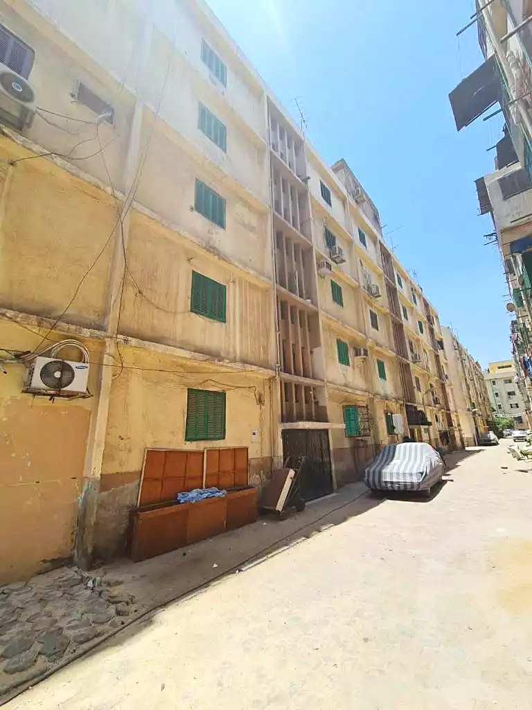 https://aqarmap.com.eg/ar/listing/4201559-for-sale-cairo-downtown-zenhom