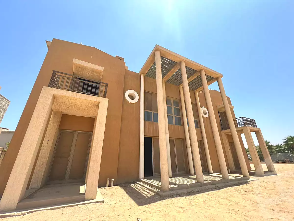 https://aqarmap.com.eg/en/listing/4209280-for-sale-cairo-el-sheikh-zayed-city-compounds-kmbwnd-ljry-swdyk