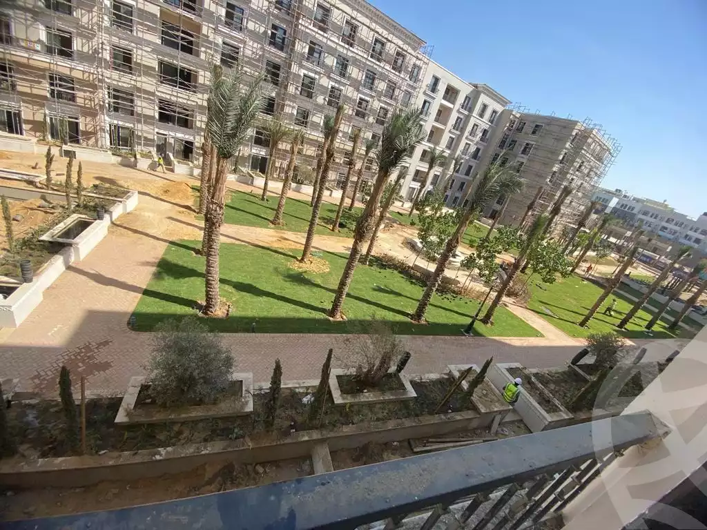 https://aqarmap.com.eg/en/listing/4210038-for-sale-cairo-el-sheikh-zayed-city-compounds-kmbwnd-fyldj-wyst-dr-llttwyr