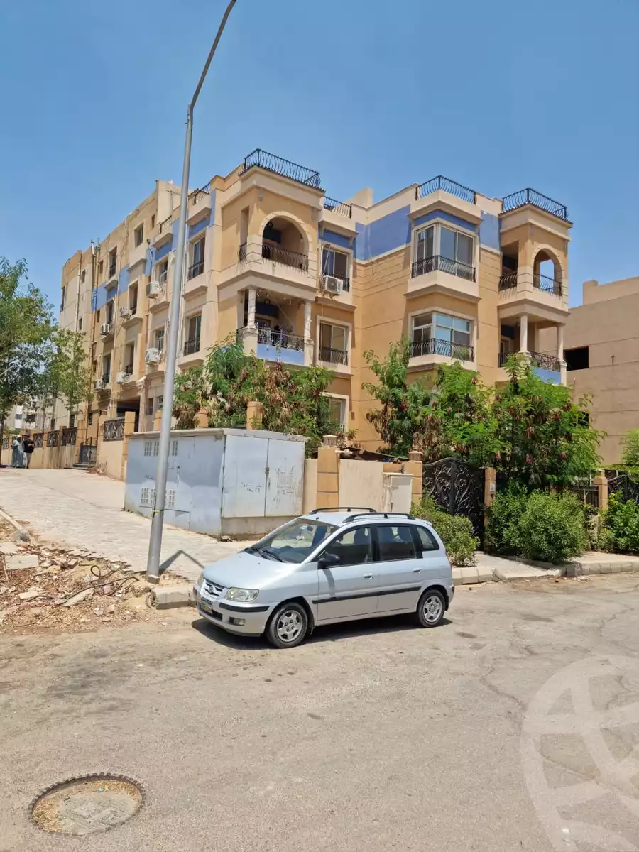 https://aqarmap.com.eg/ar/listing/4213211-for-sale-cairo-el-shorouk-lhy-lthny-grb-neighbourhood-2a-mohamed-farid-st