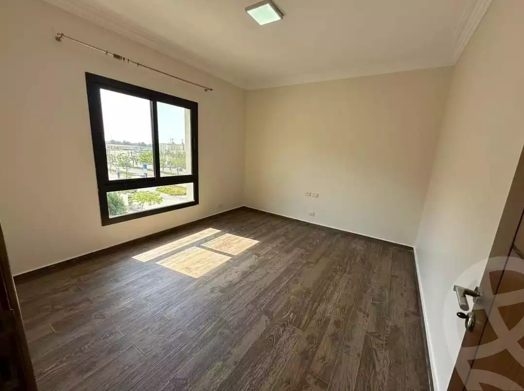 https://aqarmap.com.eg/en/listing/4219206-for-sale-cairo-el-sheikh-zayed-city-compounds-in-sheikh-zayed-the-courtyard