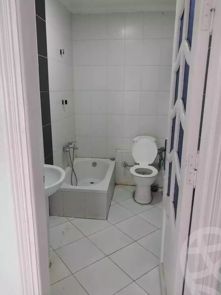 https://aqarmap.com.eg/en/listing/4225542-for-sale-cairo-shoubra-rod-el-farag-abou-el-farag-st