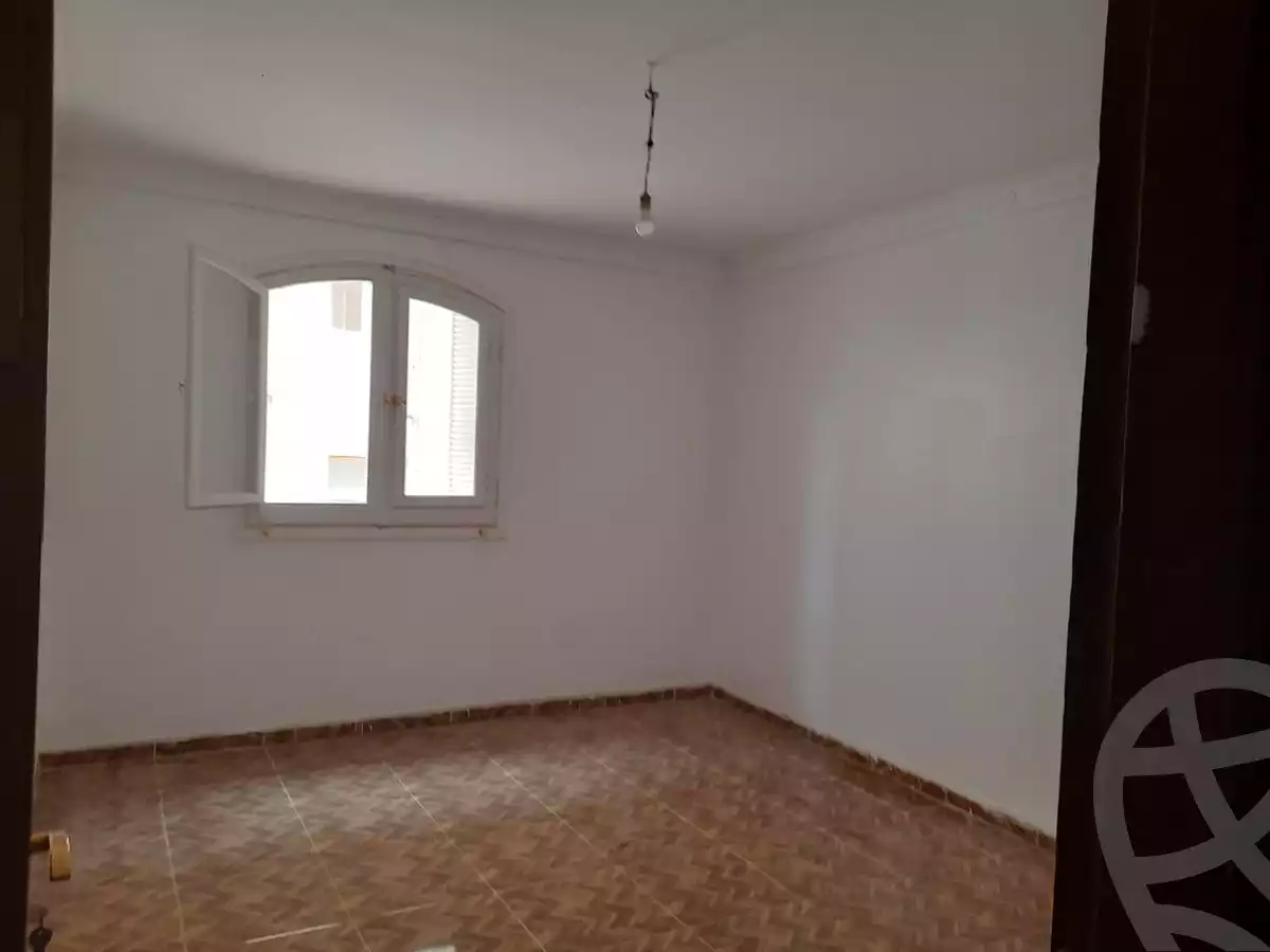 https://aqarmap.com.eg/ar/listing/4239104-for-rent-cairo-el-shorouk-lhy-lwl-grb-neighbourhood-3-street-33