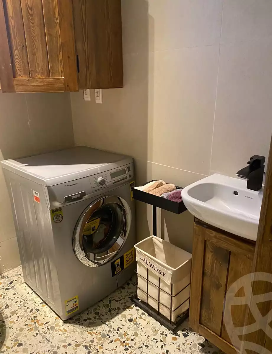 https://aqarmap.com.eg/en/listing/4239331-for-sale-cairo-new-cairo-compounds-galleria-moon-valley