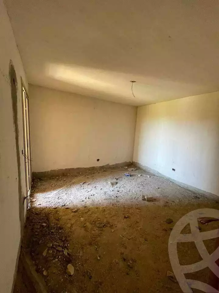 https://aqarmap.com.eg/ar/listing/4242372-for-sale-alexandria-el-montazah-compounds-royal-plaza-compound-al-halawany
