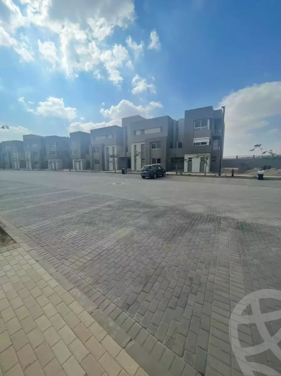 https://aqarmap.com.eg/en/listing/4251993-for-sale-cairo-el-sheikh-zayed-city-compounds-in-sheikh-zayed-etapa