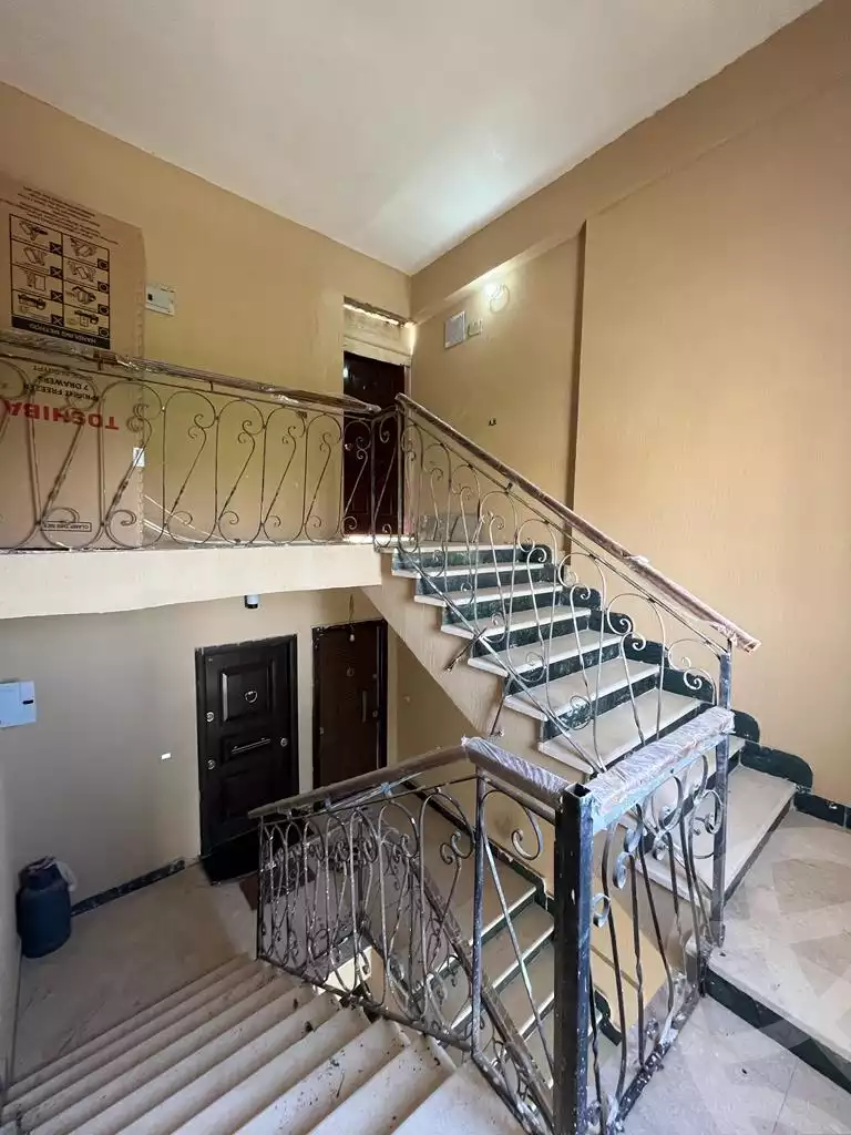 https://aqarmap.com.eg/ar/listing/4252791-for-sale-cairo-el-shorouk-lhy-lwl-grb-neighbourhood-1-street-16