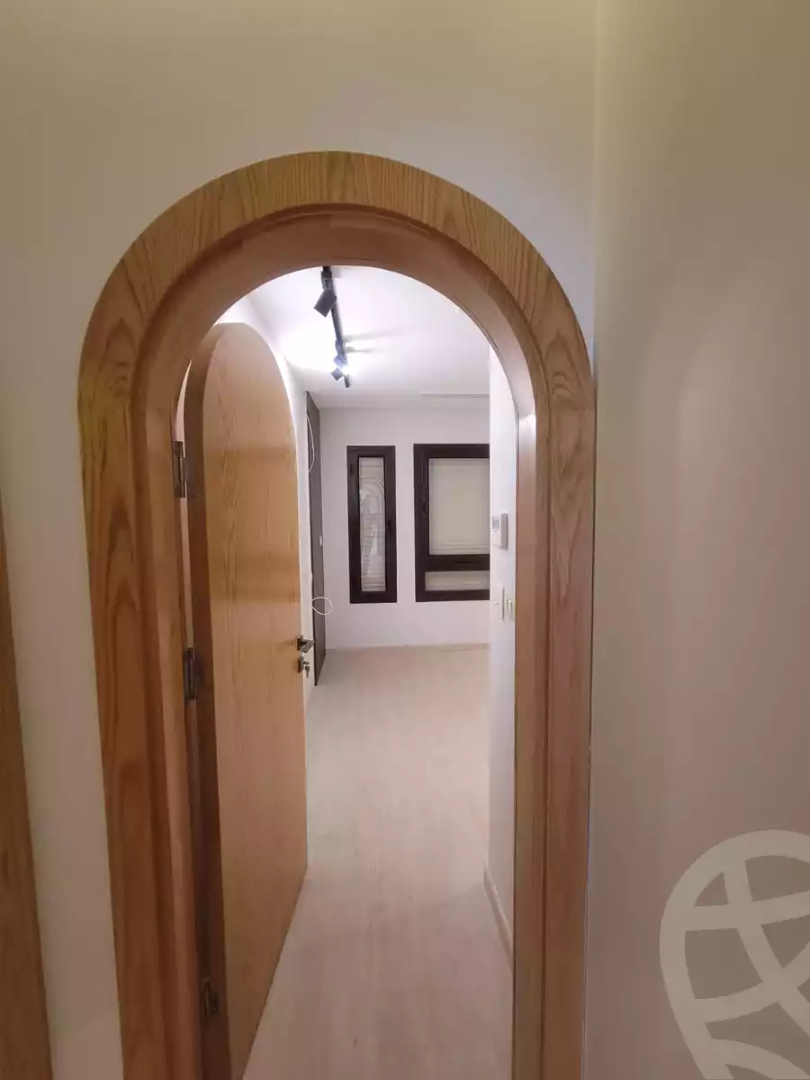 https://aqarmap.com.eg/ar/listing/4266045-for-sale-cairo-el-sheikh-zayed-city-compounds-in-sheikh-zayed-beverly-hills