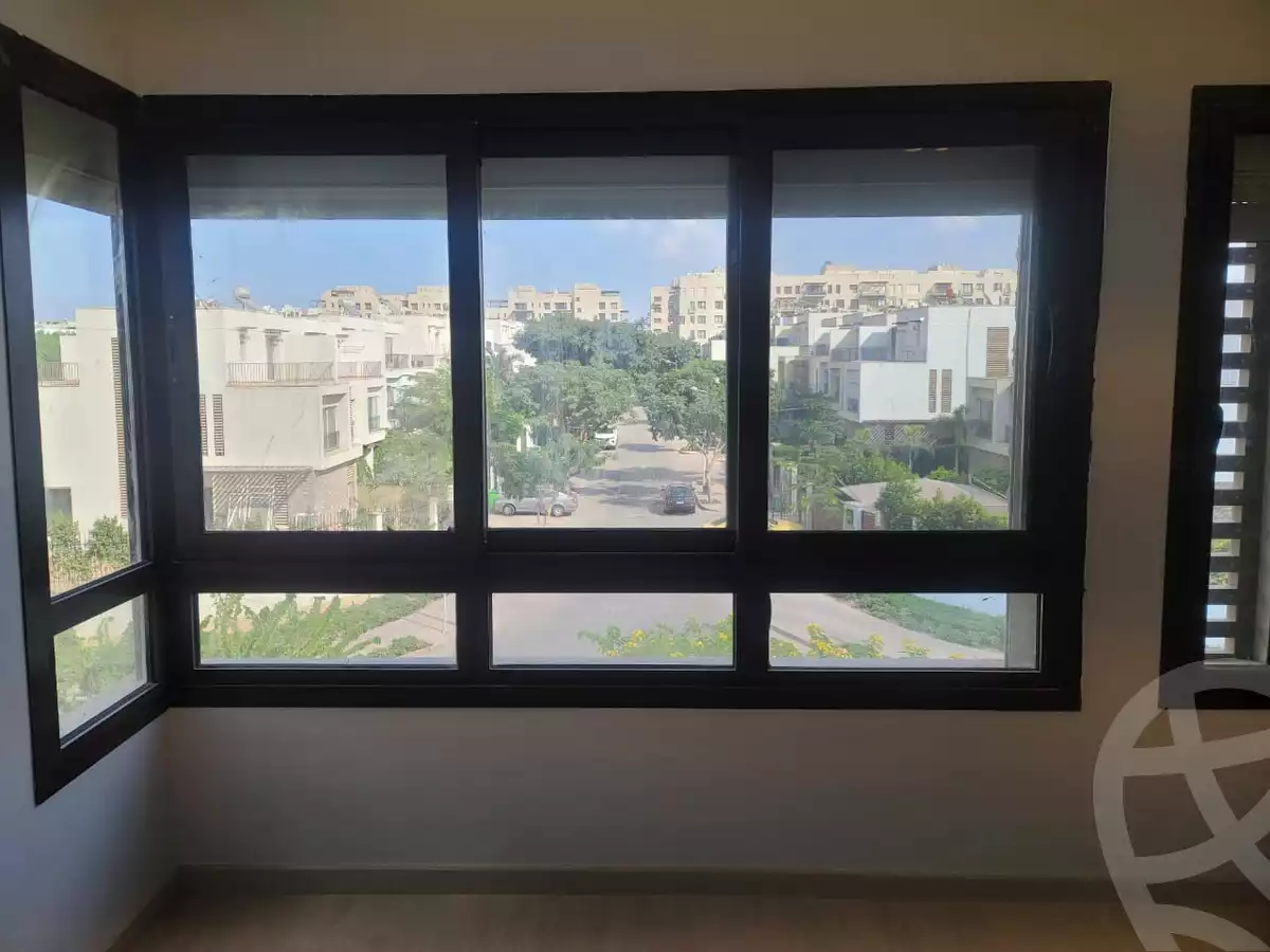 https://aqarmap.com.eg/ar/listing/4266045-for-sale-cairo-el-sheikh-zayed-city-compounds-in-sheikh-zayed-beverly-hills